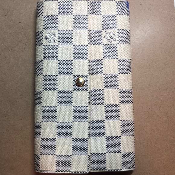 AUTHENTIC Louis Vuitton Sarah Wallet